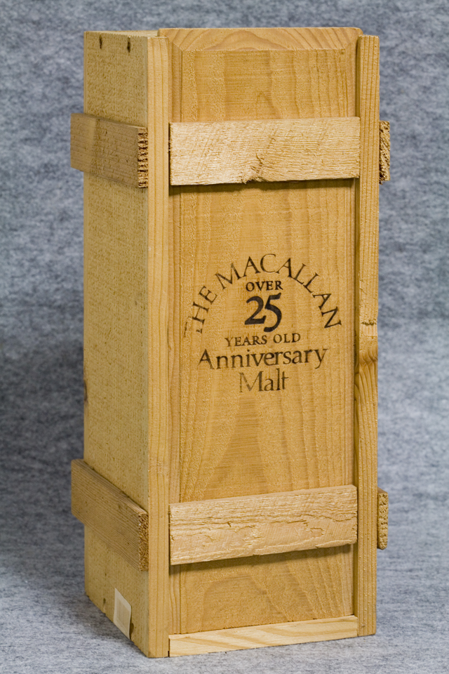 MACALLAN：マッカランの木箱入り「25年」スコッチウイスキー-01