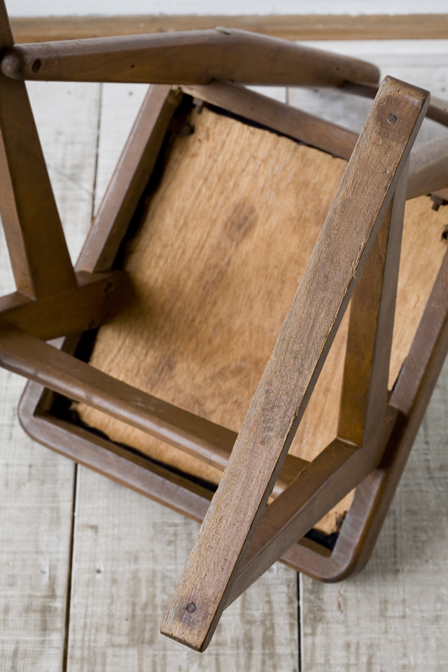 アンティークチェア、昭和レトロな小さめの椅子-15