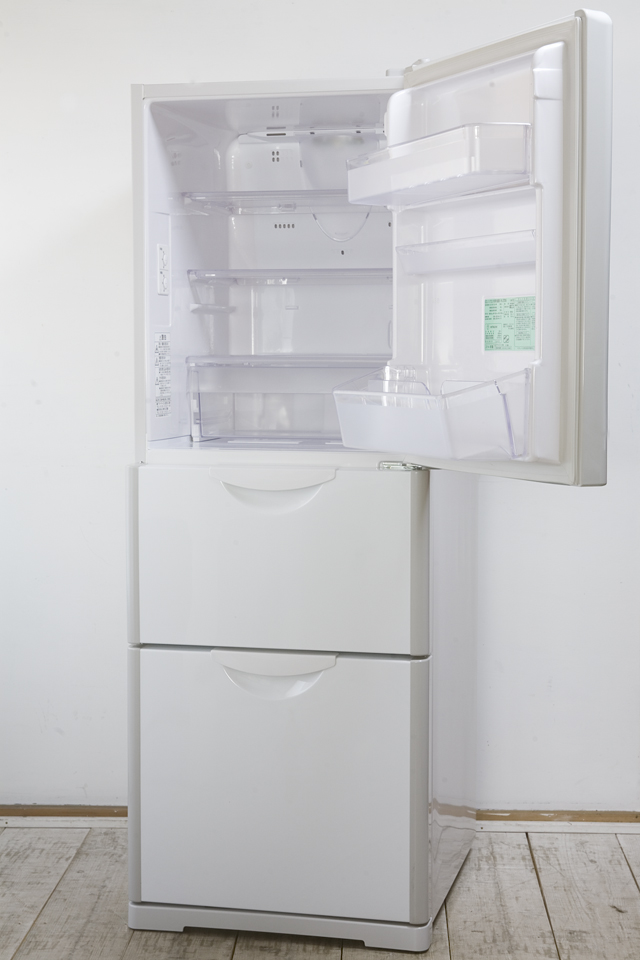 HITACHI：日立のコンパクト3ドア冷蔵庫「R-27DS」-02